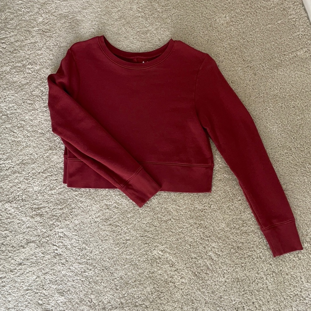 Cropped crewneck long-sleeve top